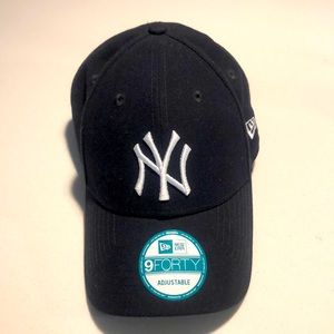 NWT Yankees adjustable baseball hat
